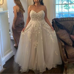 Stunning princess style strapless wedding dress David’s Bridal